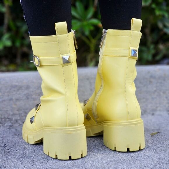 Fashion Women's Yellow Combat Boots Pyramid Studs Side Zipper - Picture 5 of 5
